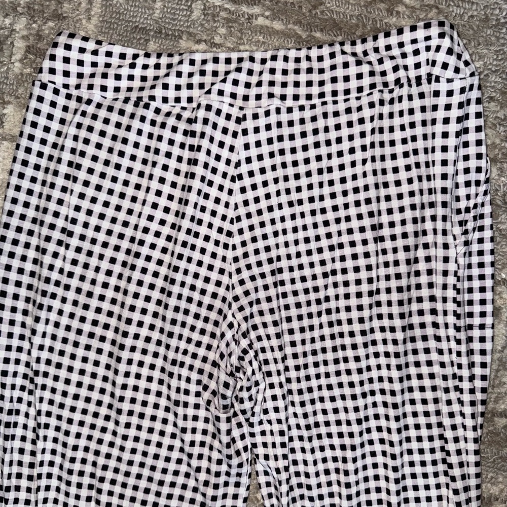 Soma EMBRACEABLE COOL NIGHTS
Notch Collar Short Sleeve Pajama Top/Pants - Picture 9 of 9